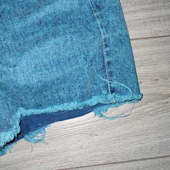 VINTAGE 80s Jordache acid wash jean shorts with pleated front - Picture 2 of 6